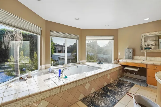 $18,000 | 1530 Eighth Street, Manhattan Beach, CA 90266