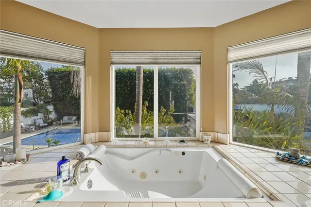 $18,000 | 1530 Eighth Street, Manhattan Beach, CA 90266