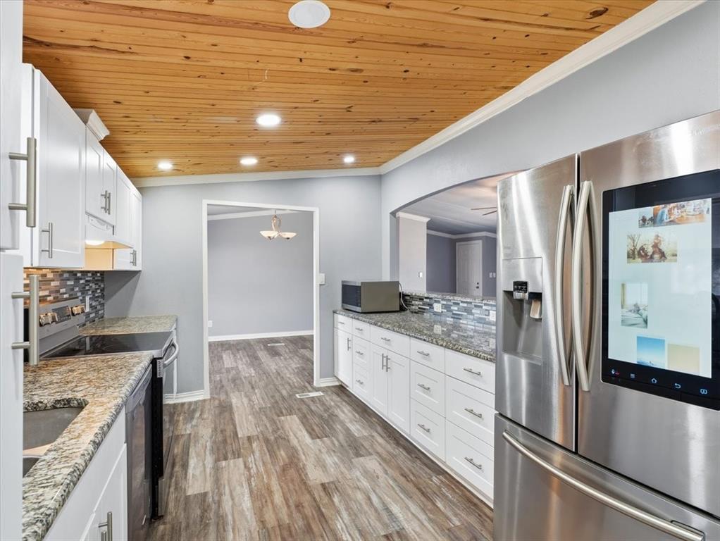 10112 Lavender Road Crowley, TX 76036 - Photo 3 of 40