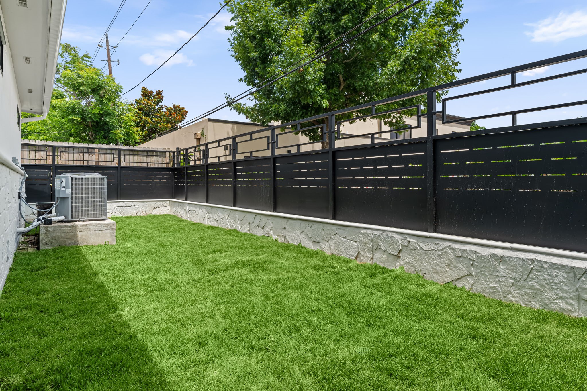 4814 Locust Street Bellaire, TX 77401 - Photo 42 of 42 Backyard Space