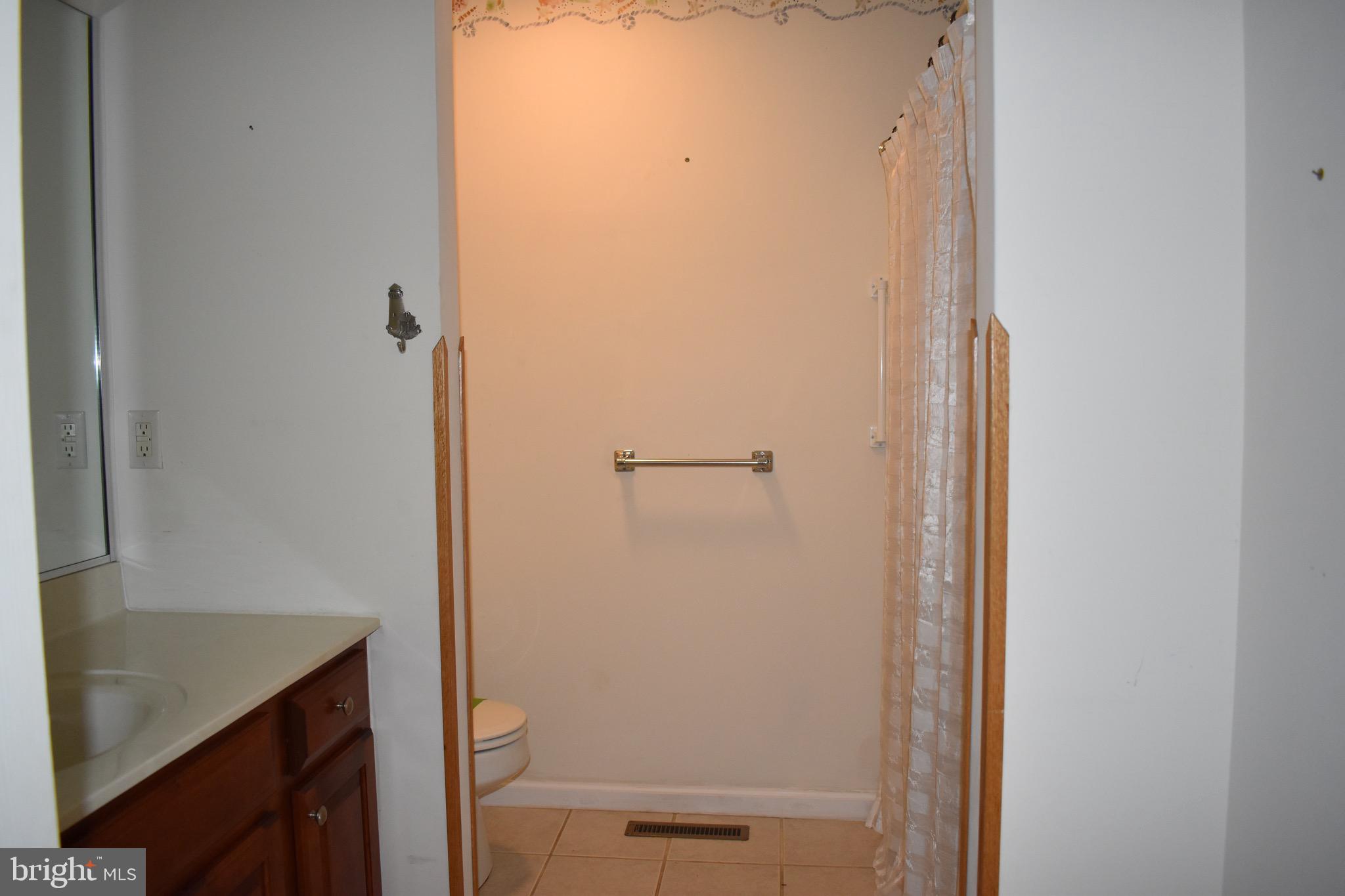 20005 Johnson Road Lincoln, DE 19960 - Photo 15 of 24 Hallway Bath