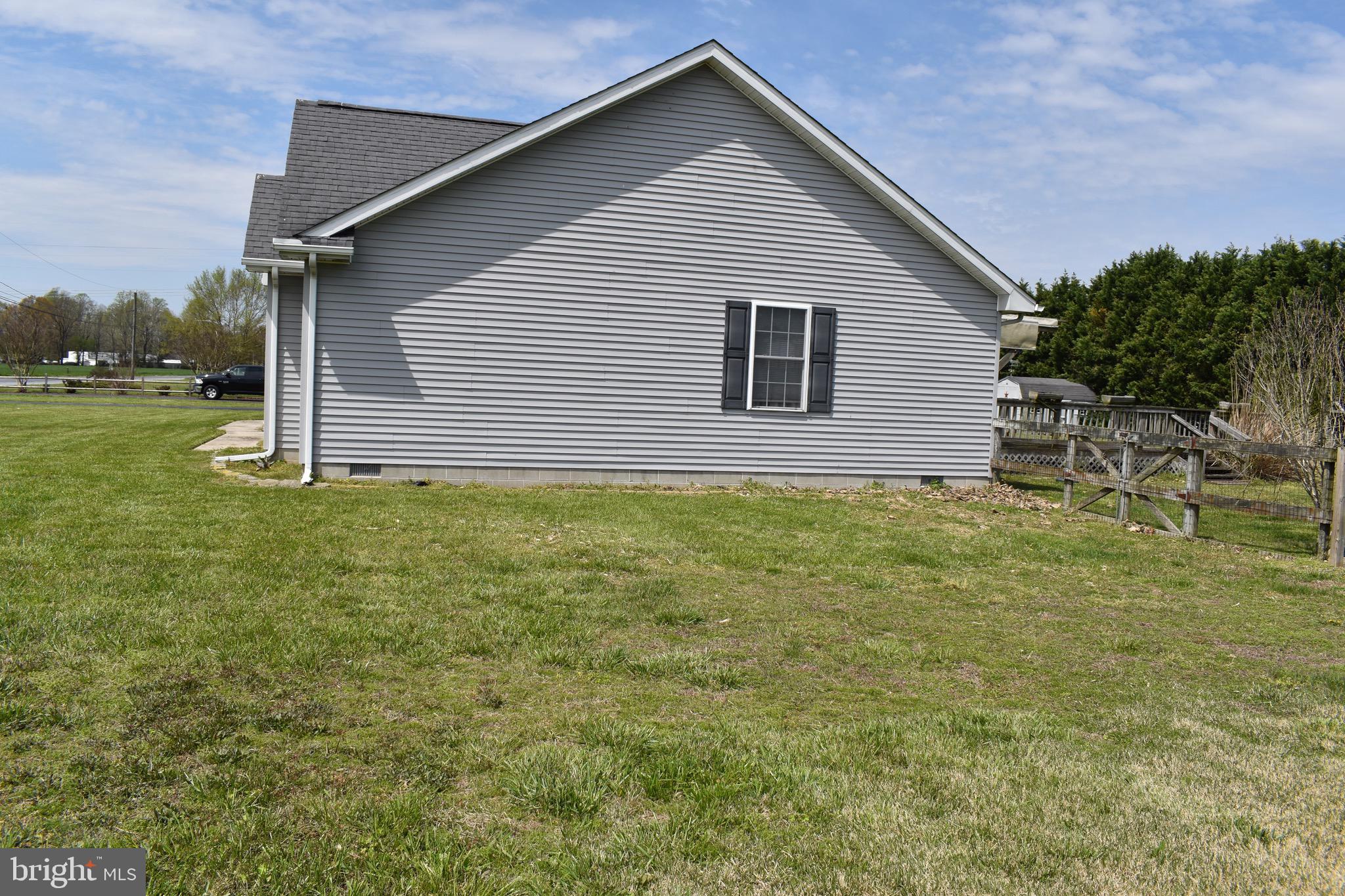 20005 Johnson Road Lincoln, DE 19960 - Photo 3 of 24 Right Side View