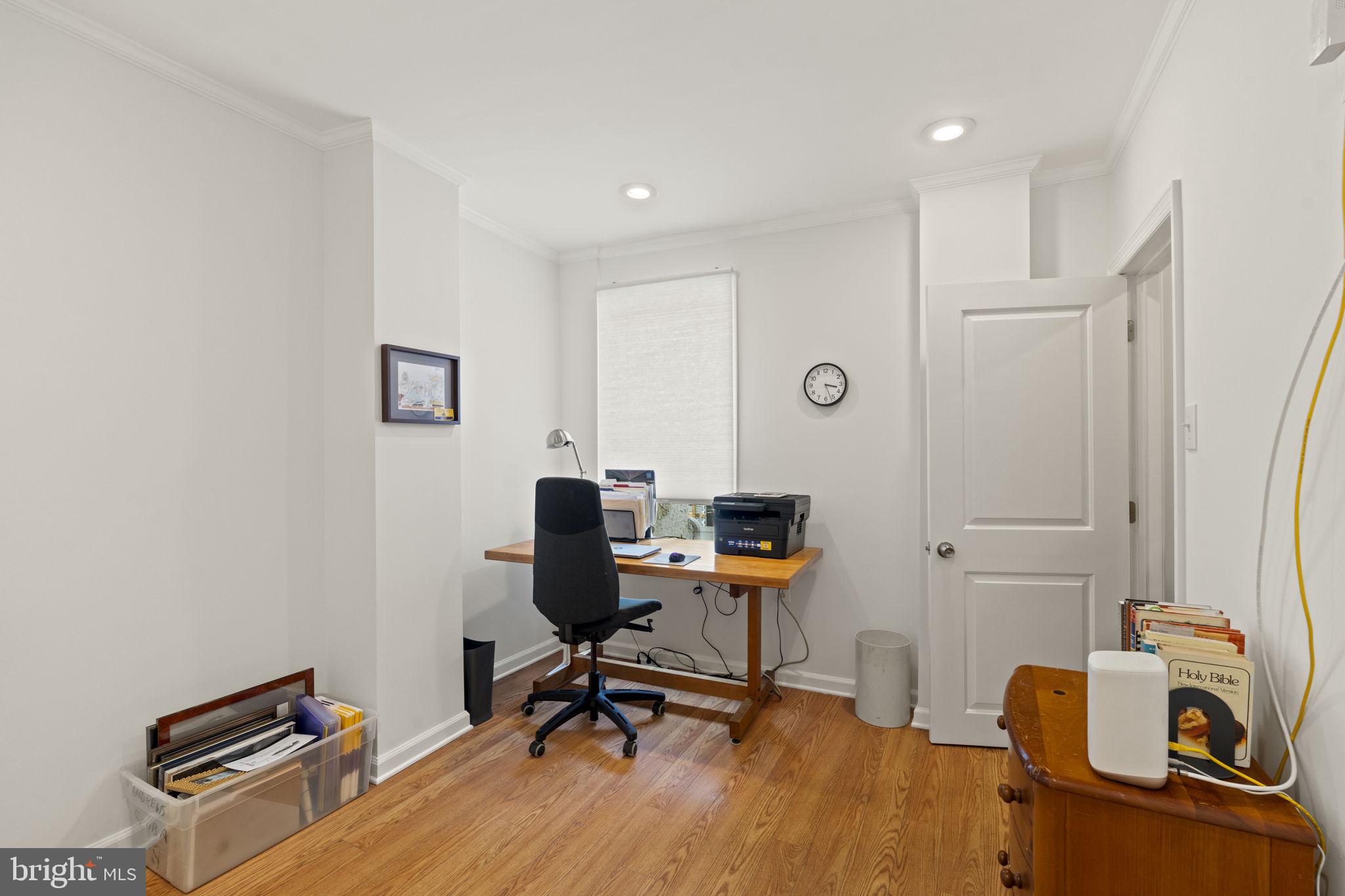 1913 Carpenter Street Philadelphia, PA 19146 - Photo 18 of 39 a view of a workspace with furniture