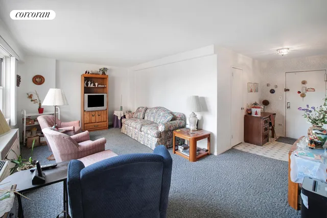 $289,000 | 2475 West 16th Street, Unit 4K | Gravesend