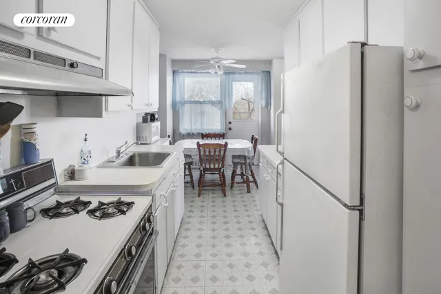 $289,000 | 2475 West 16th Street, Unit 4K | Gravesend