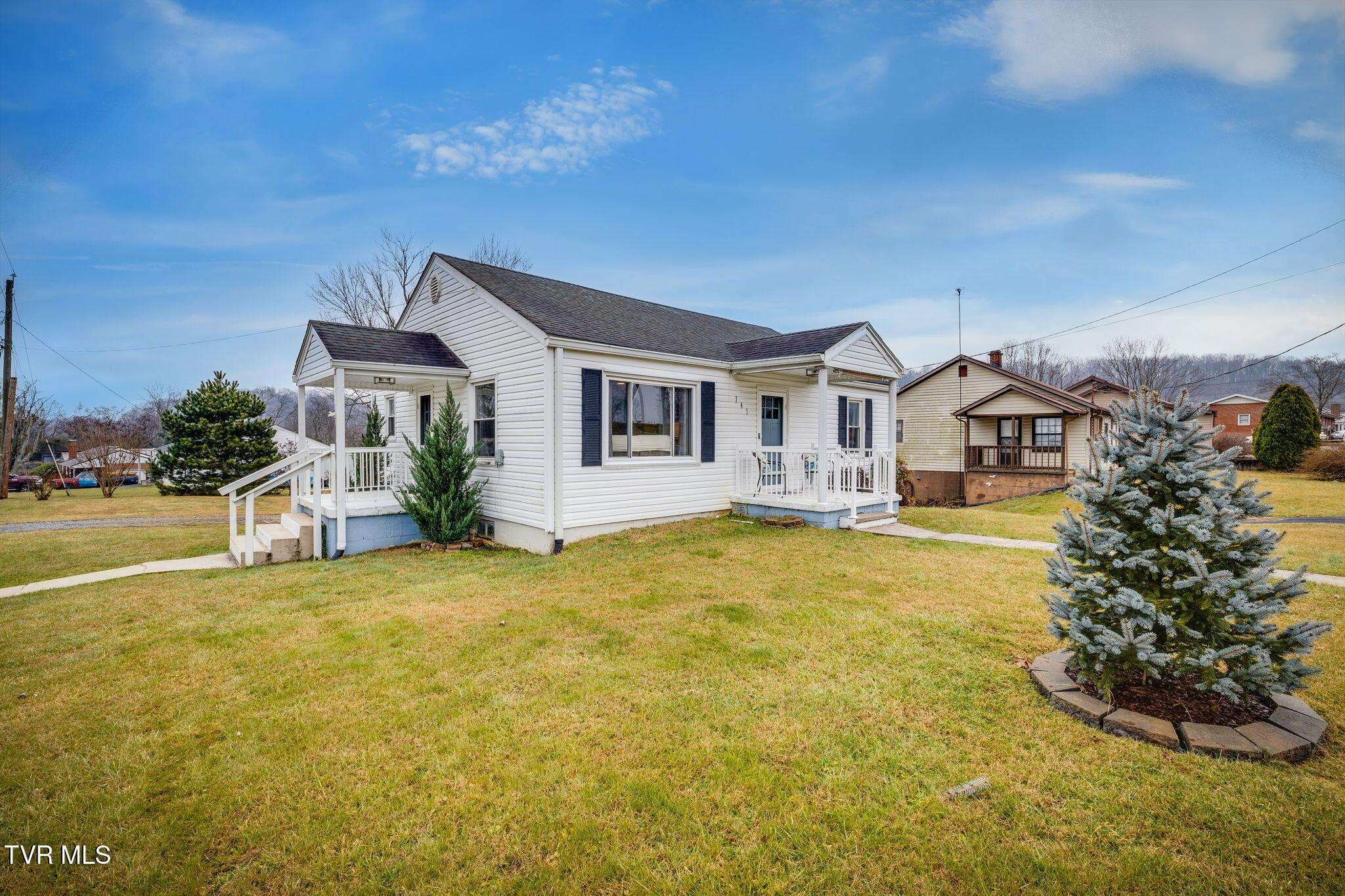 141 Cooks Valley Road Kingsport, TN 37664 - Photo 2 of 24 002