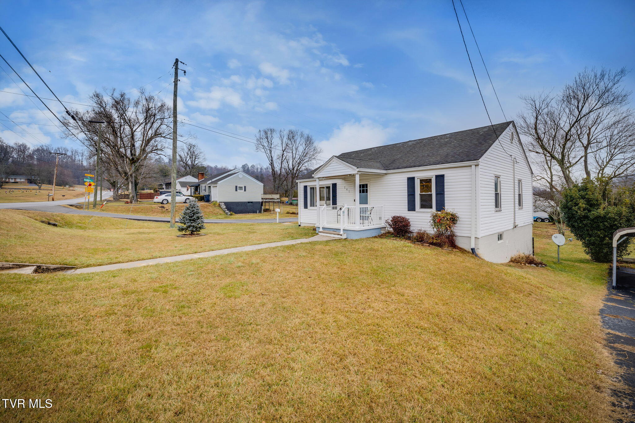 141 Cooks Valley Road Kingsport, TN 37664 - Photo 3 of 24 003