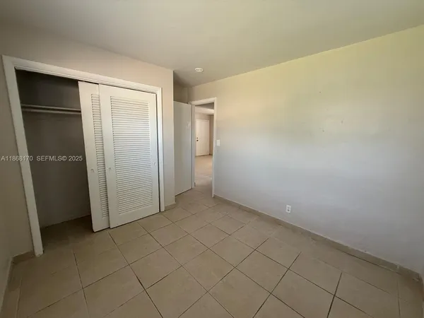 $1,600 | 237 West Blue Heron Boulevard, Unit 1, Riviera Beach, FL 33404