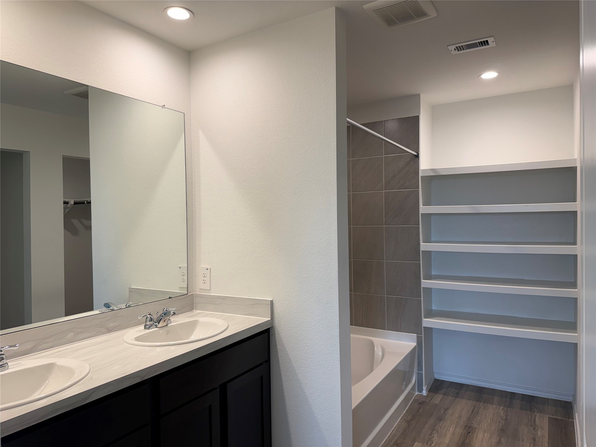 1111 Tempranillo Way Houston, TX 77090 - Photo 10 of 15