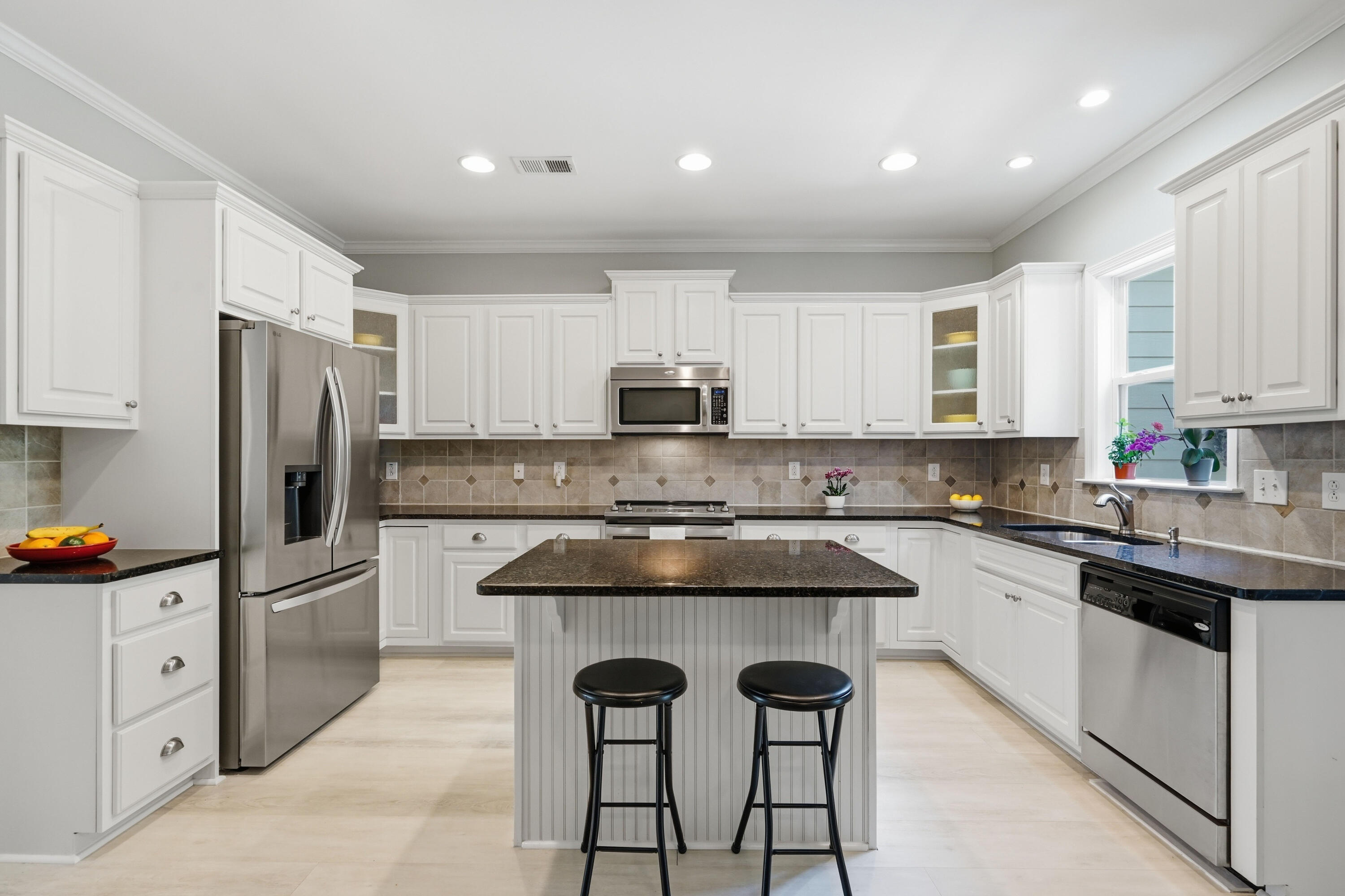 216 Fair Sailing Road, Unit 30 Mount Pleasant, SC 29466 - Photo 11 of 44 living space
