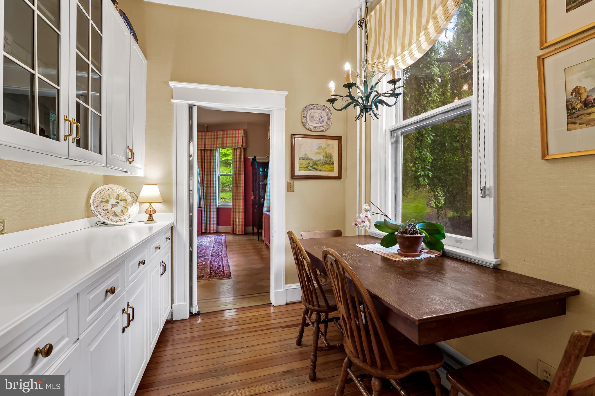 4 Hillside Road Baltimore, MD 21210 - Photo 14 of 59 Butler's Pantry/Breakfast Room