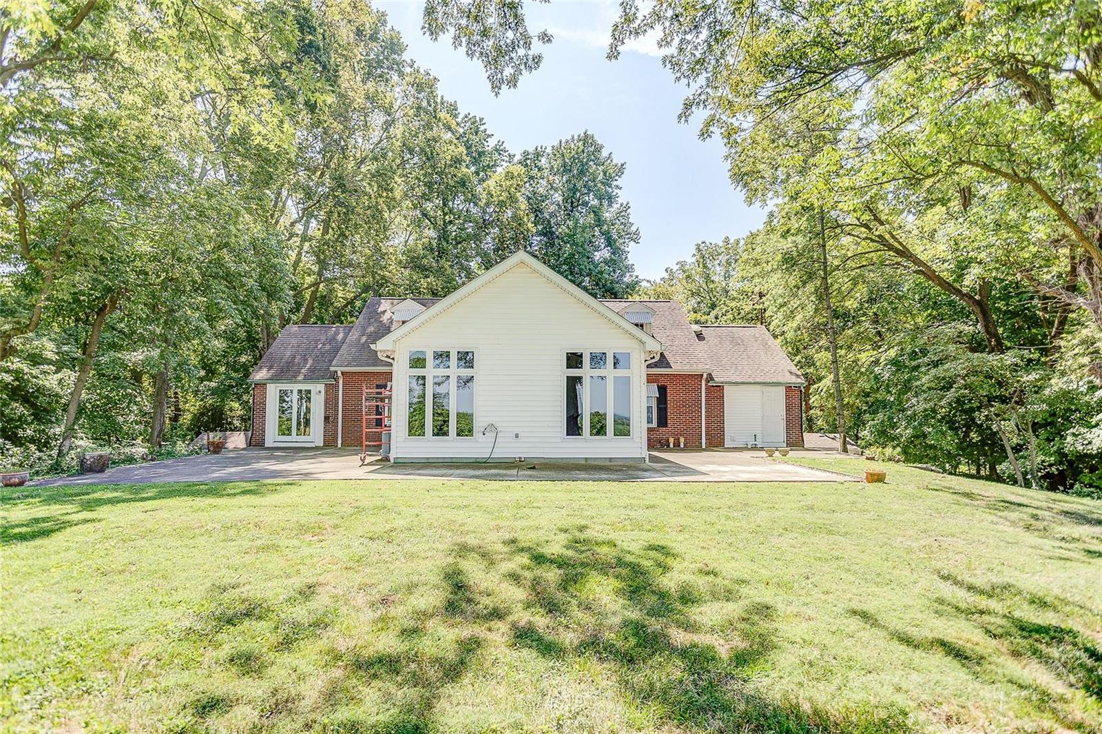 889 Briar Hill Road Belleville, IL 62223 - Photo 16 of 60