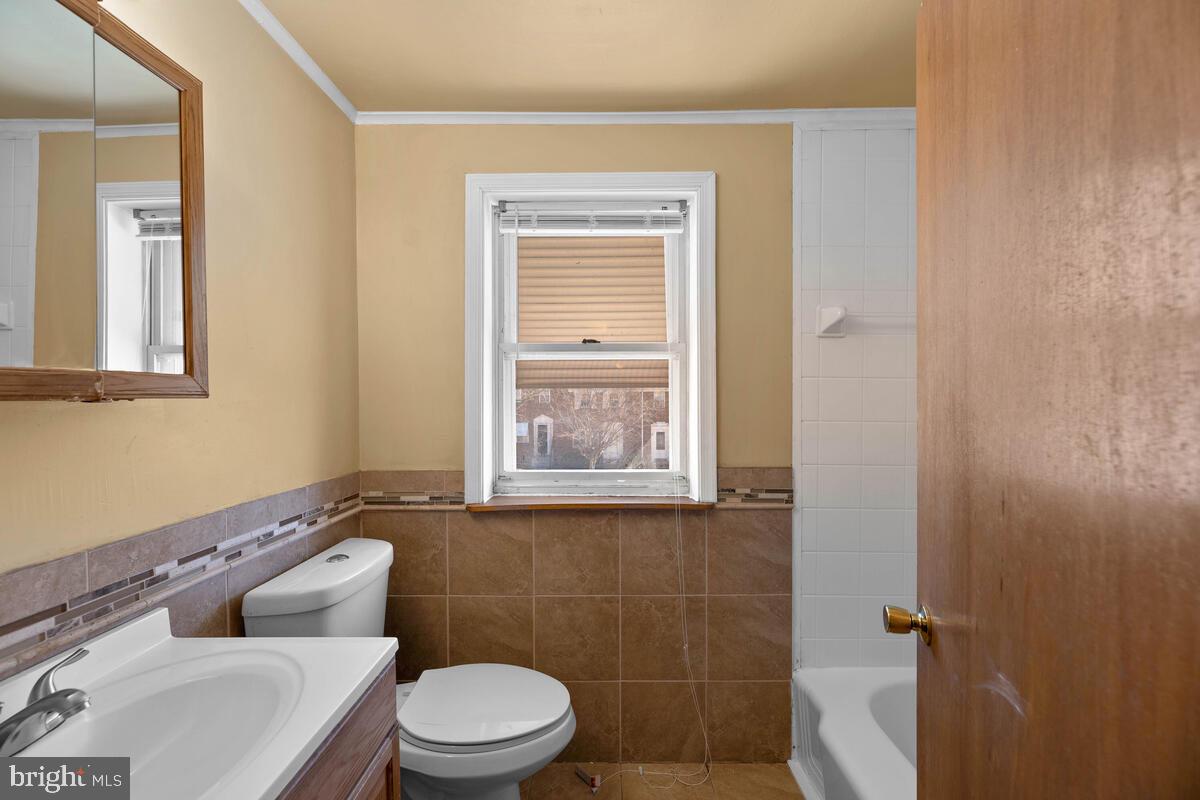 670 Queensgate Road Baltimore, MD 21229 - Photo 14 of 26 Custom tile work