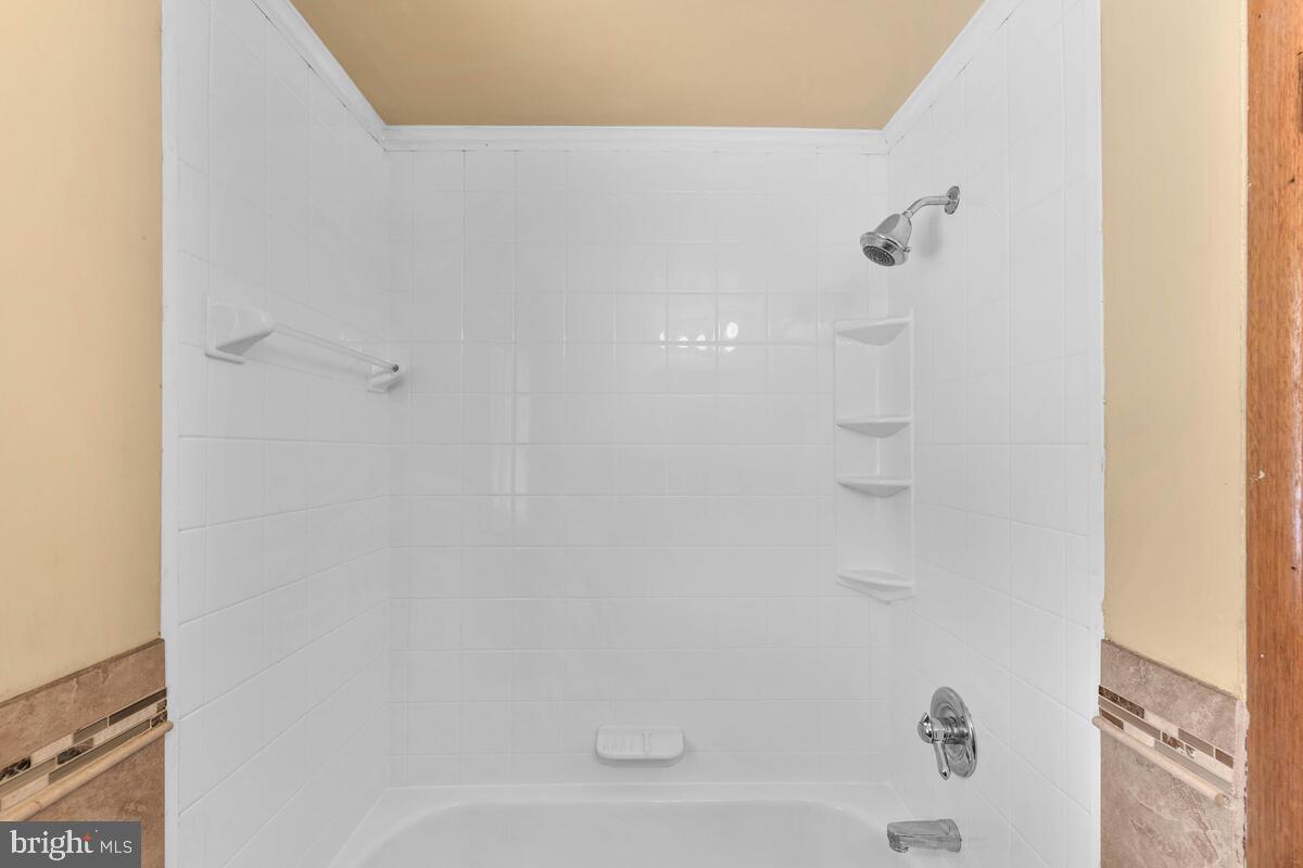 670 Queensgate Road Baltimore, MD 21229 - Photo 16 of 26