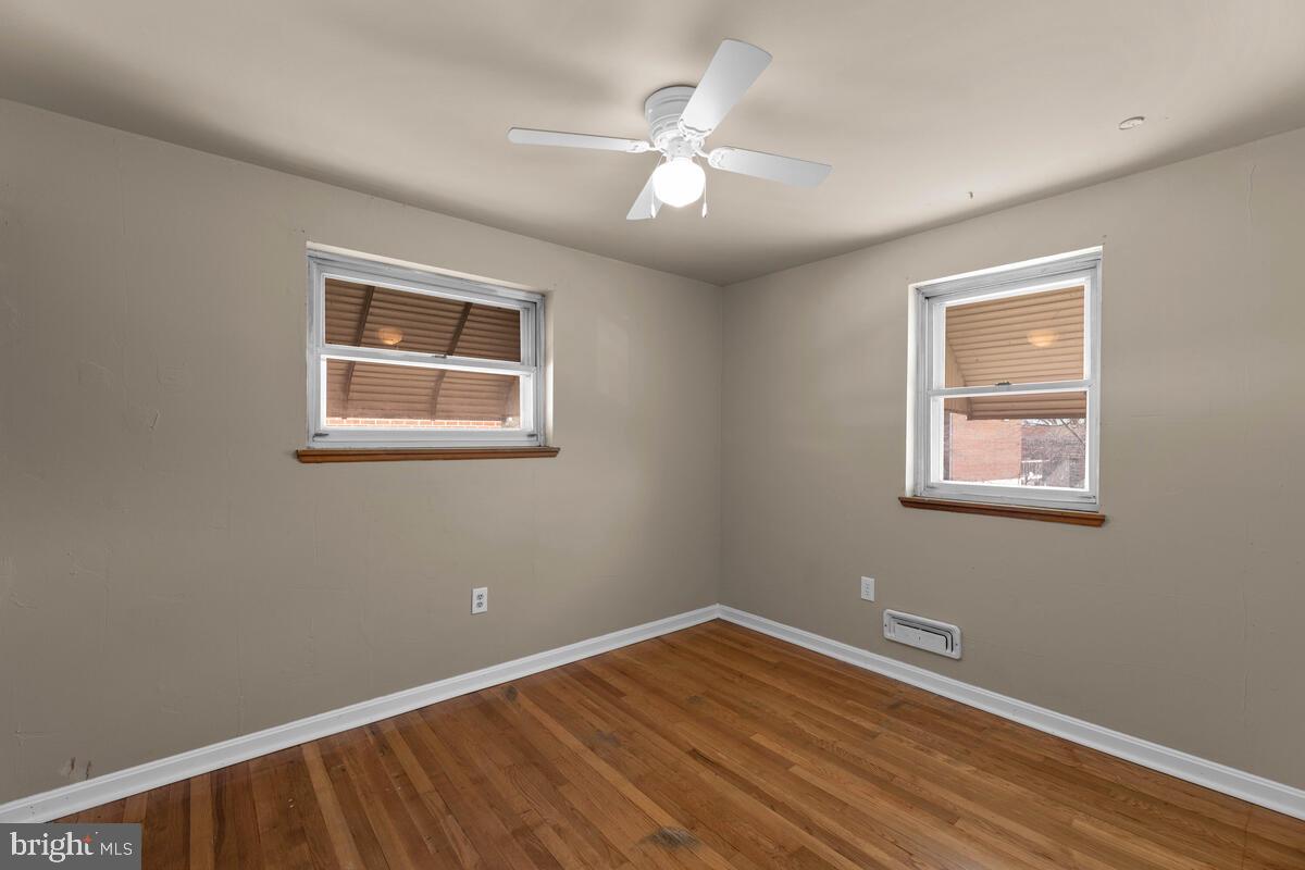 670 Queensgate Road Baltimore, MD 21229 - Photo 17 of 26 Very good size second bedroom