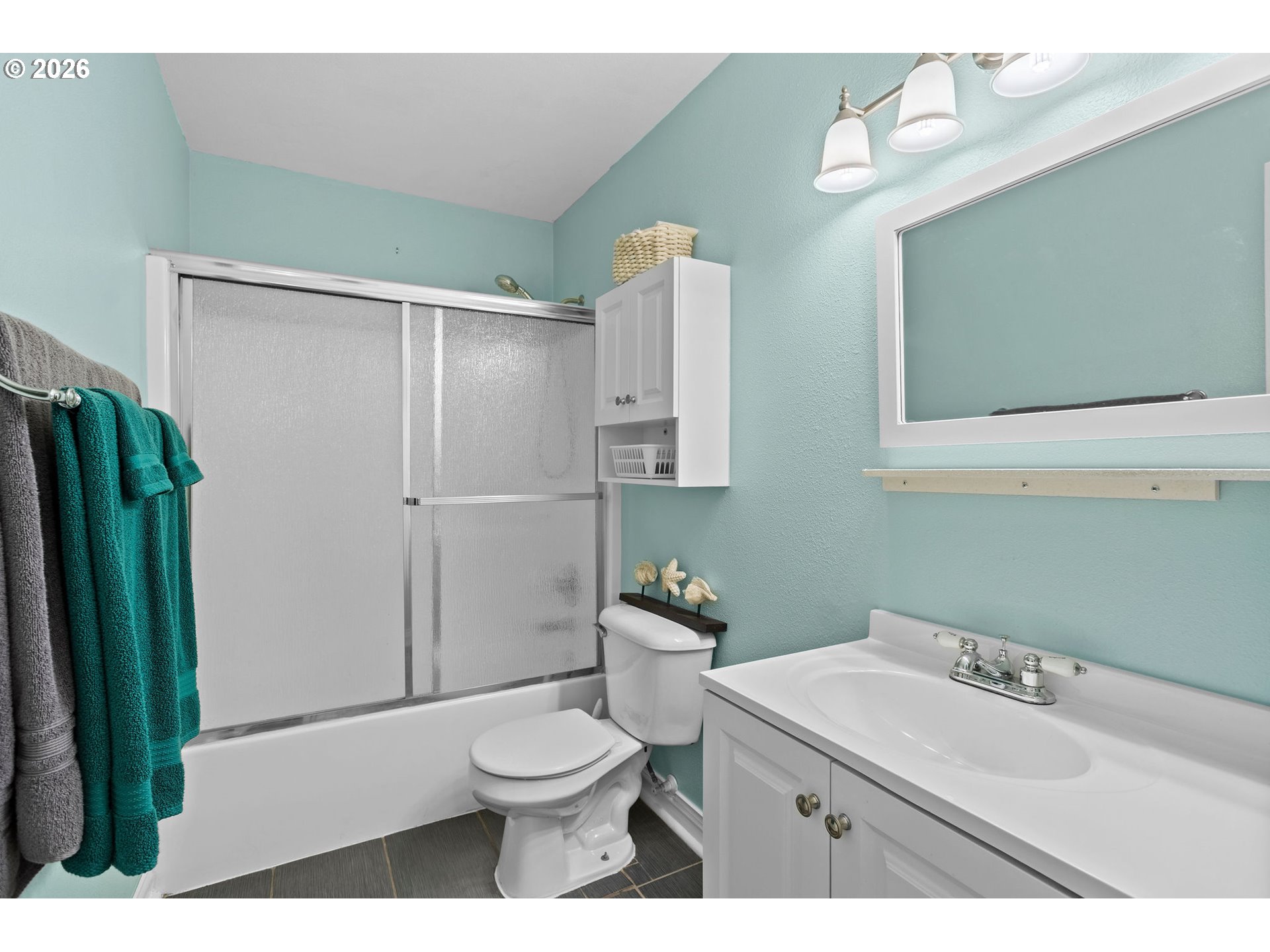 2846 Southeast 18th Circle Gresham, OR 97080 - Photo 29 of 40 Bathroom