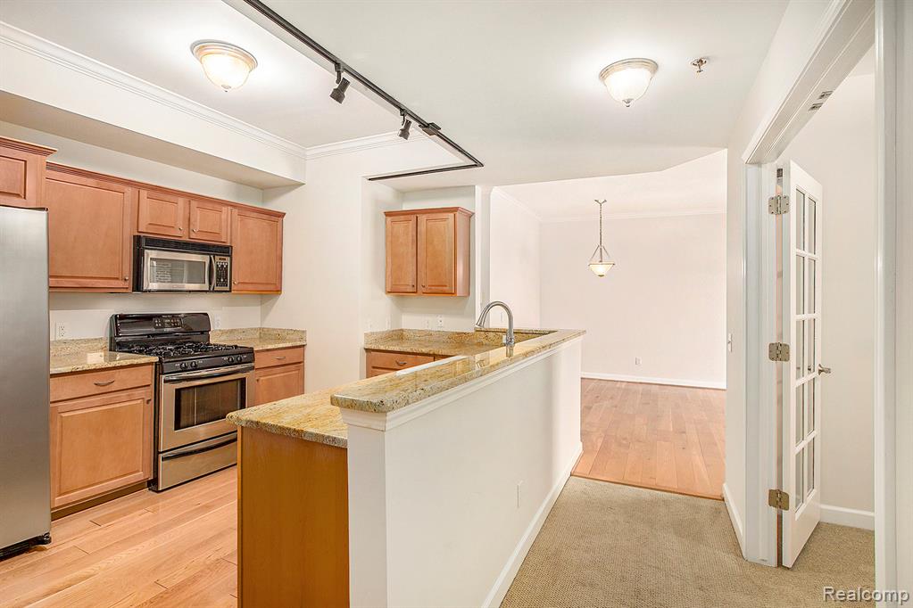 283 South Zeeb Road, Unit 204 Ann Arbor, MI 48103 - Photo 12 of 28