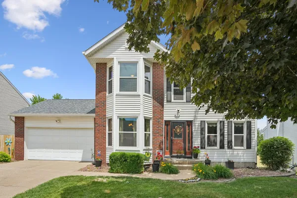 $379,900 | 808 West 59th Street, Davenport, IA 52806