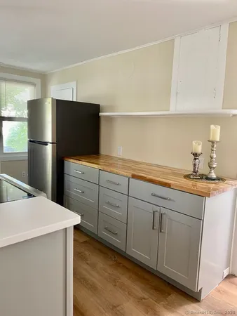 $1,900 | 831 Boston Post Road, Madison, CT 06443