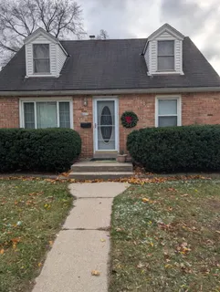 $264,900 | 5511 West Notre Dame Court, Milwaukee, WI 53208