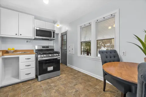 $264,900 | 5511 West Notre Dame Court, Milwaukee, WI 53208