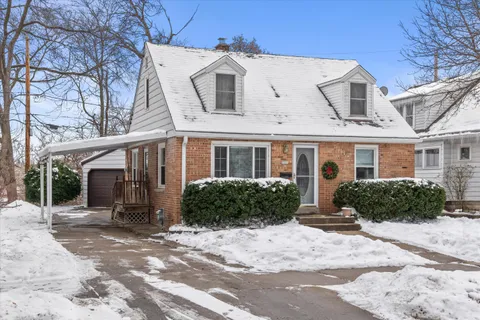 $264,900 | 5511 West Notre Dame Court, Milwaukee, WI 53208