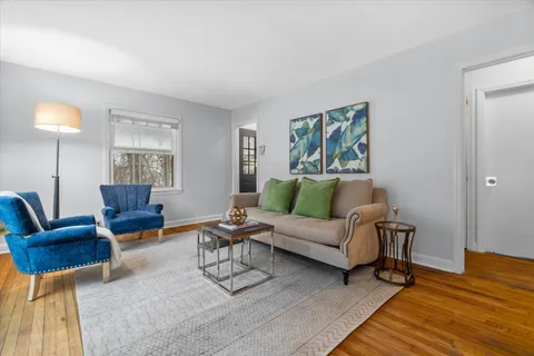 $264,900 | 5511 West Notre Dame Court, Milwaukee, WI 53208