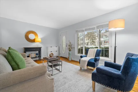 $264,900 | 5511 West Notre Dame Court, Milwaukee, WI 53208