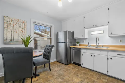 $264,900 | 5511 West Notre Dame Court, Milwaukee, WI 53208