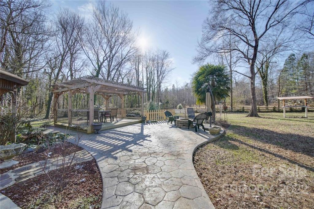 2700 Dutch Road Mount Pleasant, NC 28124 - Photo 40 of 48 a view of a park with tree s