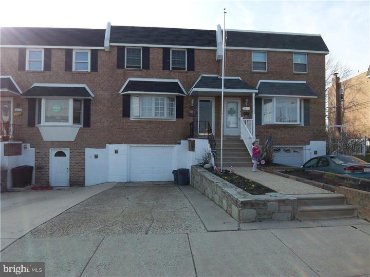 10114 West Keswick Road Philadelphia, PA 19114 - Photo 2 of 18 Exterior Front