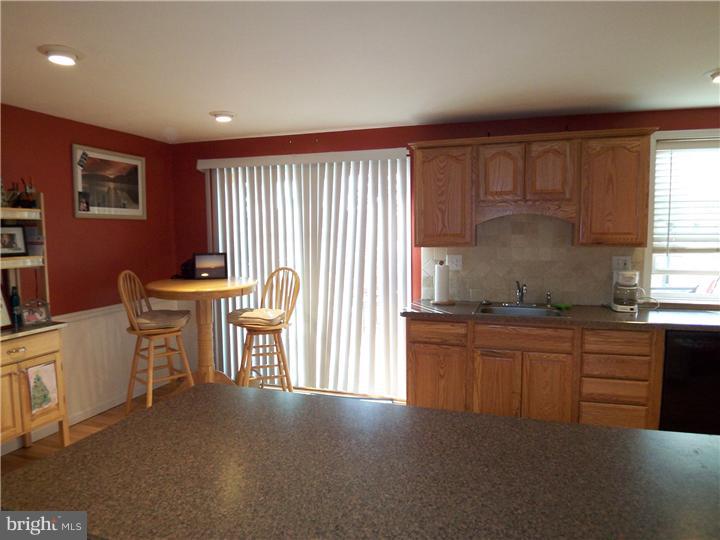 10114 West Keswick Road Philadelphia, PA 19114 - Photo 7 of 18 Kitchen