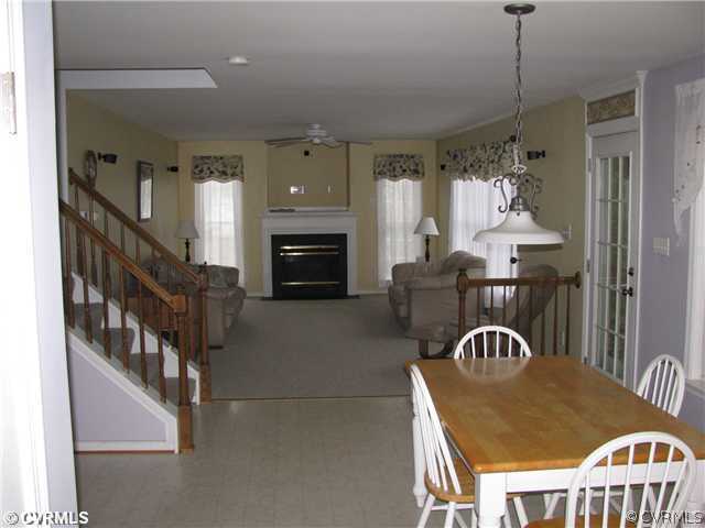 13818 Bluff Ridge Drive Chesterfield, VA 23838 - Photo 5 of 12 Den/Family/Great Room - Family Room is open to you