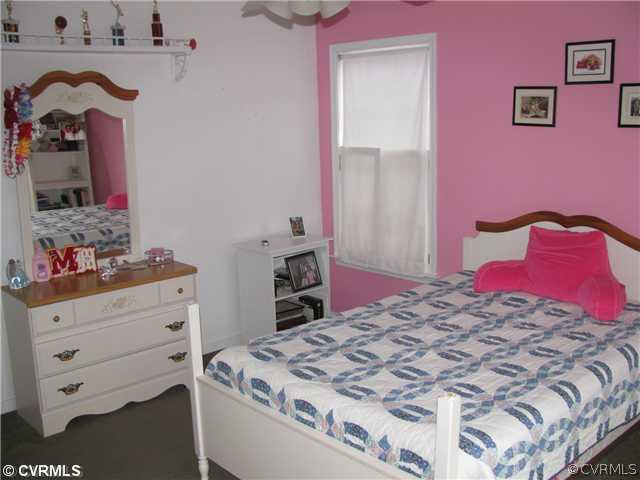 13818 Bluff Ridge Drive Chesterfield, VA 23838 - Photo 7 of 12 Bedroom - All bedrooms are large with wonderful cl
