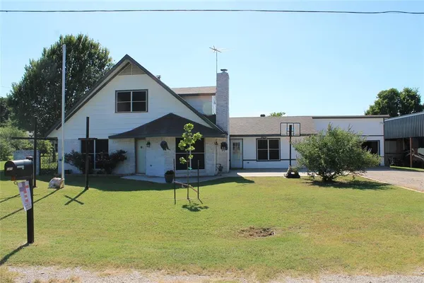 $545,000 | 121 Port O Call Court, Runaway Bay, TX 76426