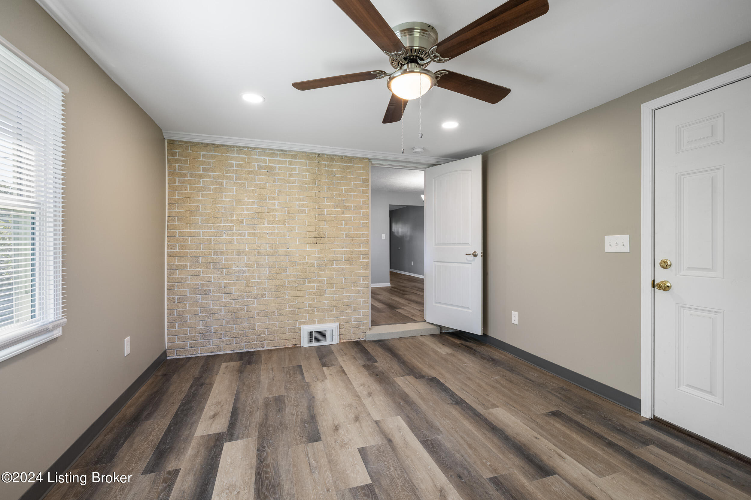 11504 Deering Road Louisville, KY 40272 - Photo 17 of 38 LREP3367