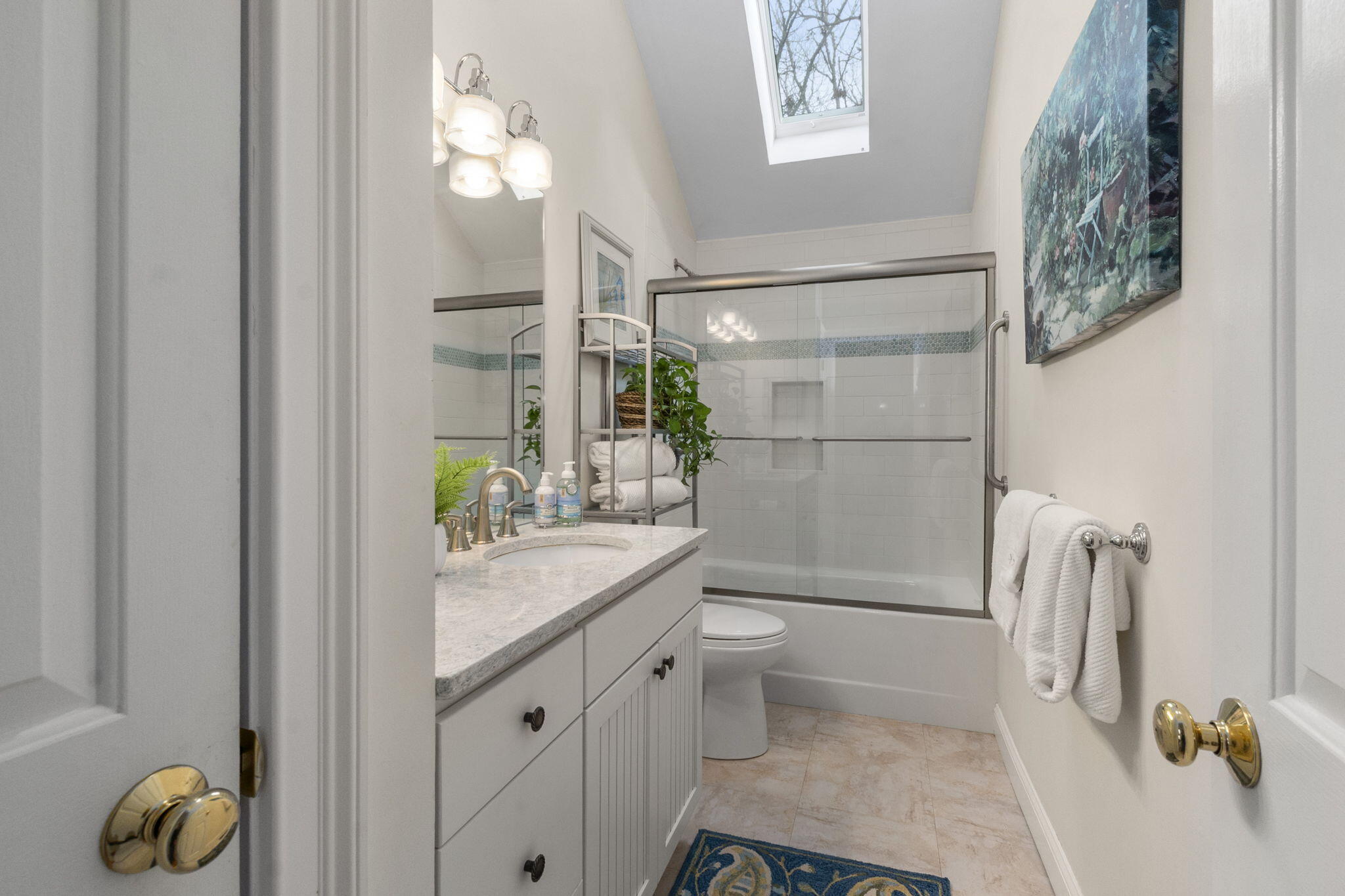 78 Brant Way Hyannis, MA 02601 - Photo 27 of 54 Shared hallway bath