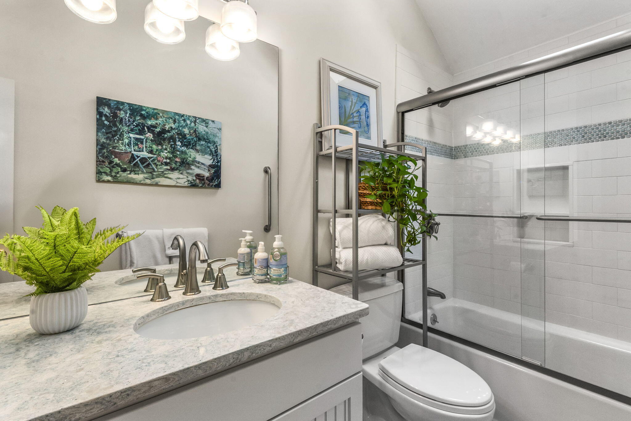 78 Brant Way Hyannis, MA 02601 - Photo 28 of 54 Shared hallway bath