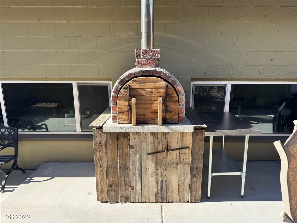 504 I Avenue Boulder City, NV 89005 - Photo 47 of 60 Wood burning pizza oven