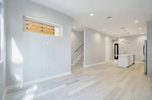 $3,200 | 2108 Tillery Street, Unit 1104, Austin, TX 78723