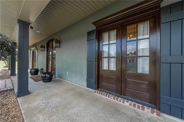 $369,900 | 100 Iberia Lane, Pineville, LA 71360