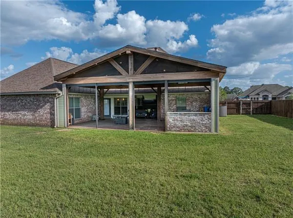 $369,900 | 100 Iberia Lane, Pineville, LA 71360