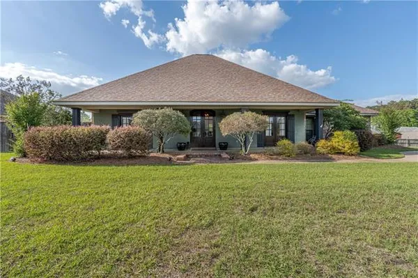 $369,900 | 100 Iberia Lane, Pineville, LA 71360
