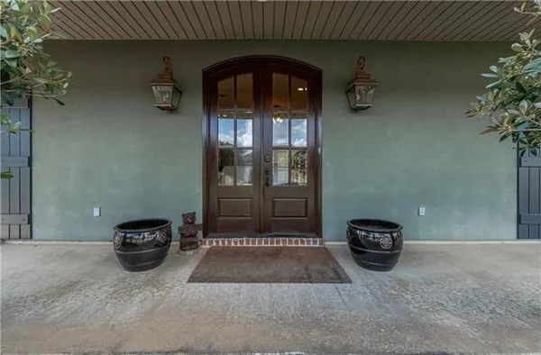 $369,900 | 100 Iberia Lane, Pineville, LA 71360