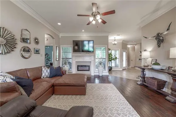$369,900 | 100 Iberia Lane, Pineville, LA 71360