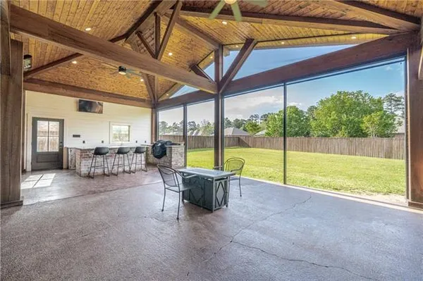 $369,900 | 100 Iberia Lane, Pineville, LA 71360