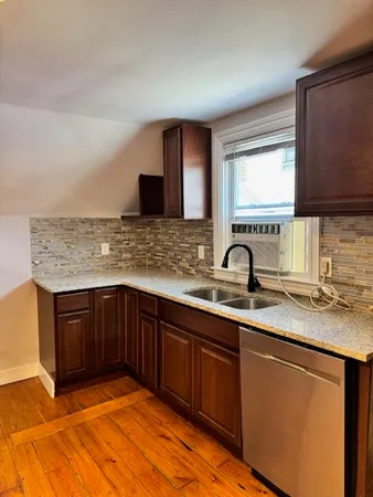 $2,400 | 374 Hope Street, Unit 3, Providence, RI 02906