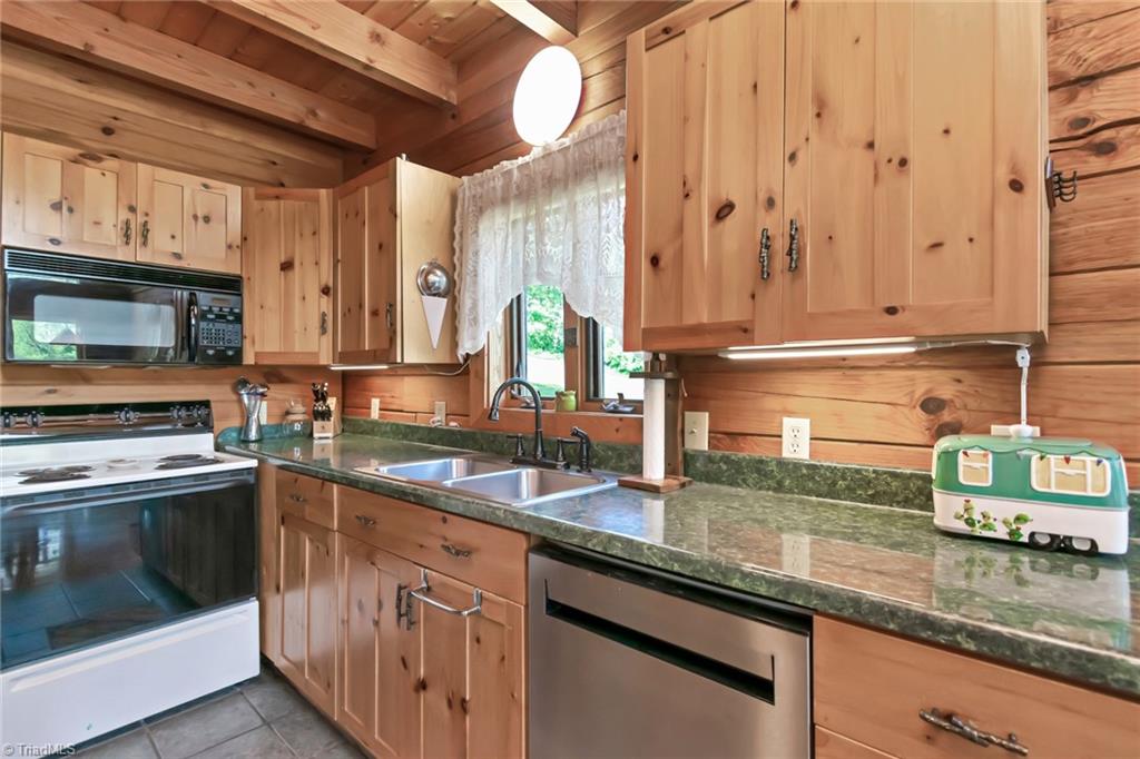 1536 Lucy Bell Road Crumpler, NC 28617 - Photo 14 of 50