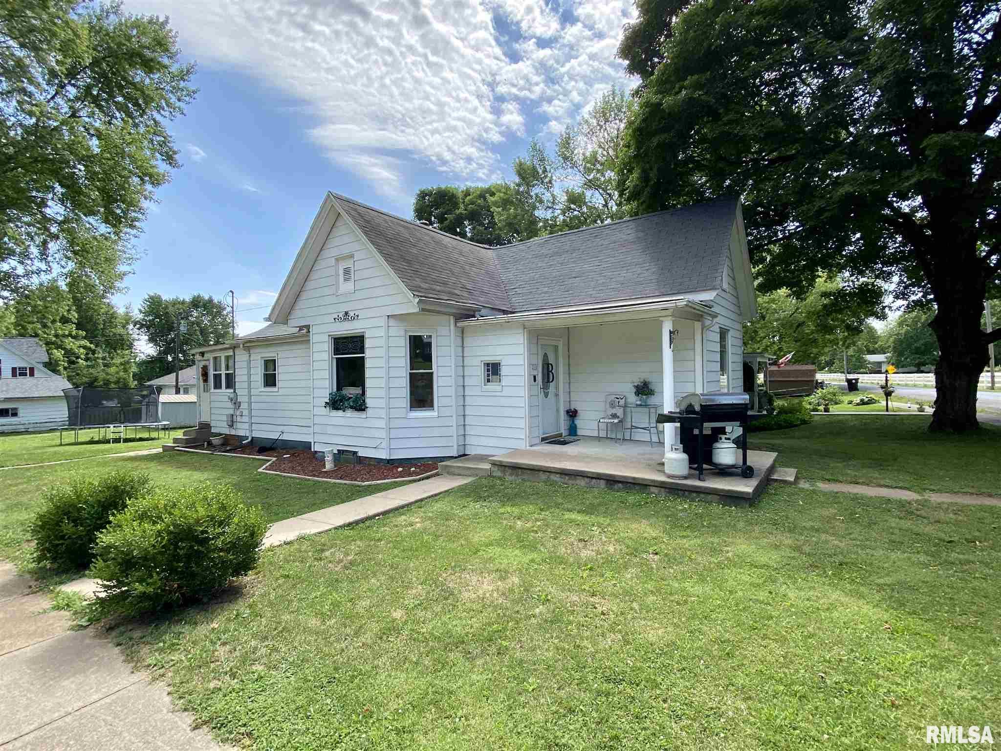 210 East Virginia Road Arenzville, IL 62611 - Photo 1 of 30 Gallery Image 1