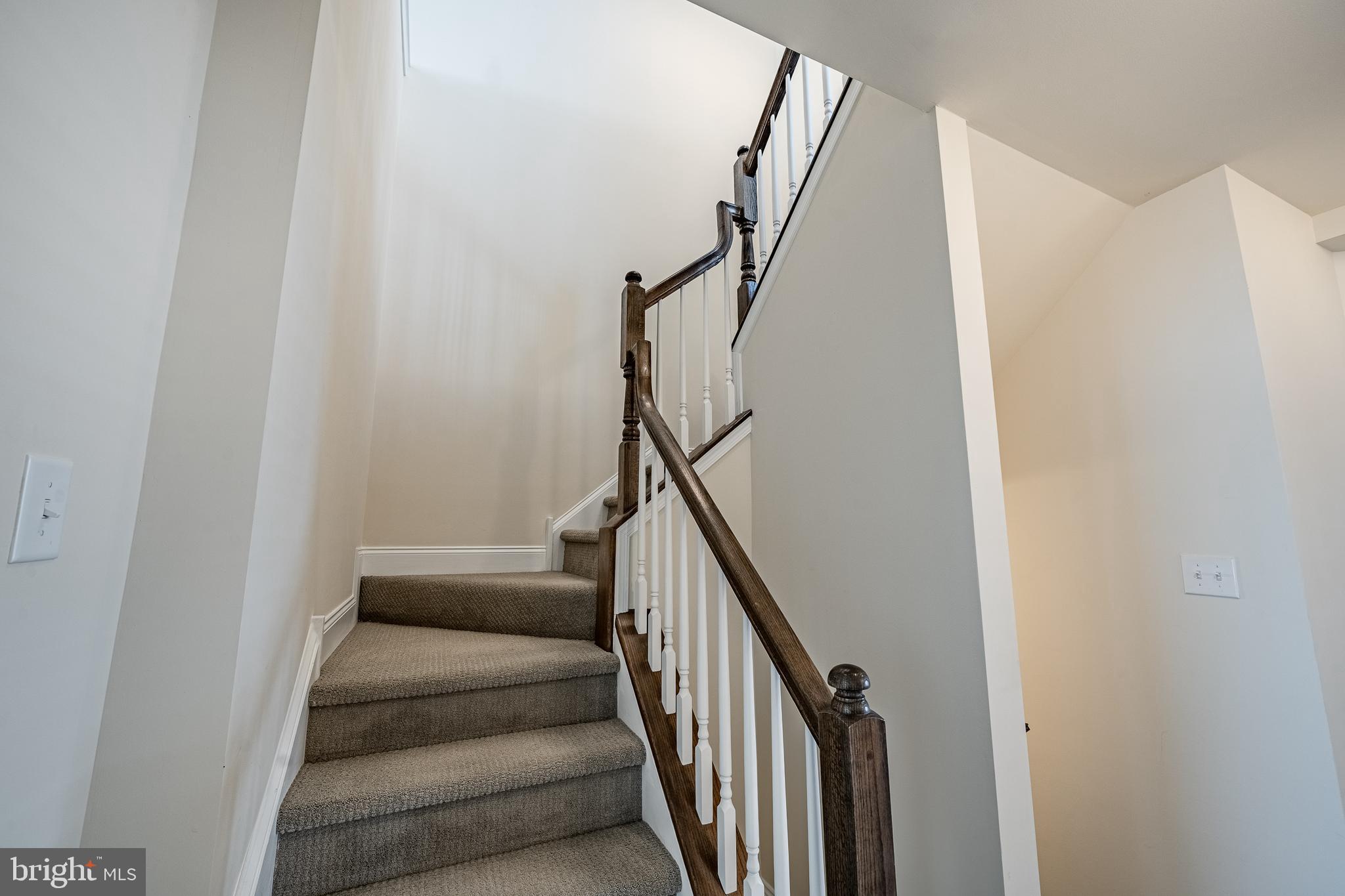 309 Murray Lane Springfield, PA 19064 - Photo 17 of 47 a view of entryway